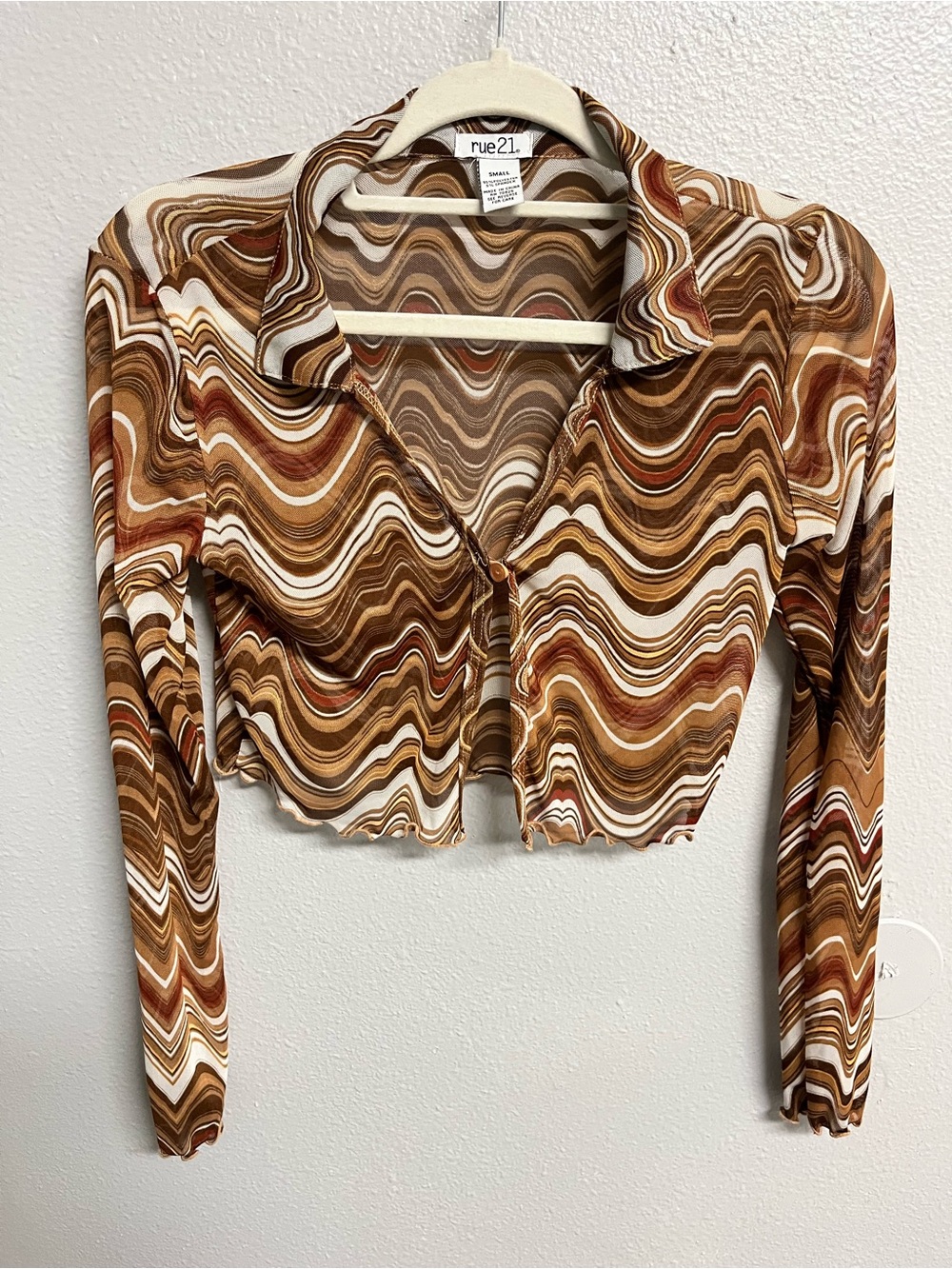 rue21 vintage neutral patterned Crop Button-Up Top